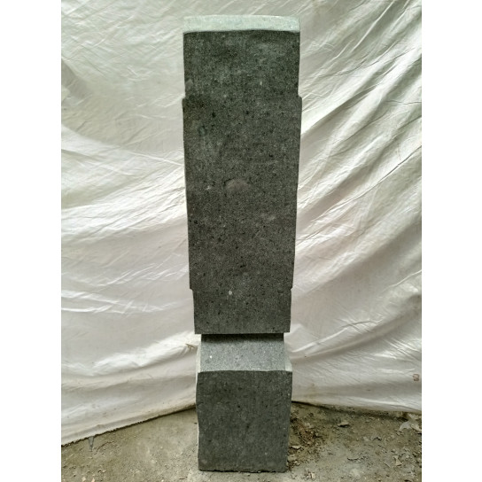 Estatua de piedra cara alargada 120 cm