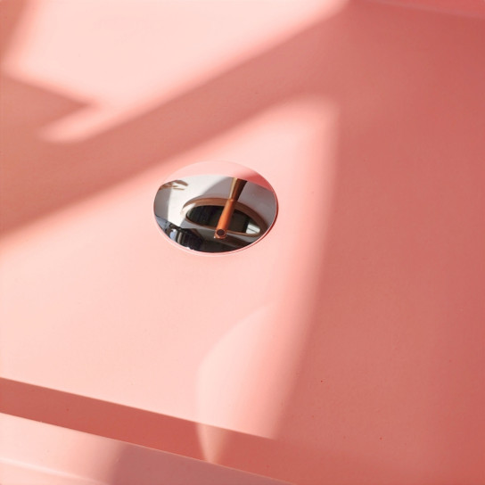 Lavabo rectangular de hormigón rosa Okia